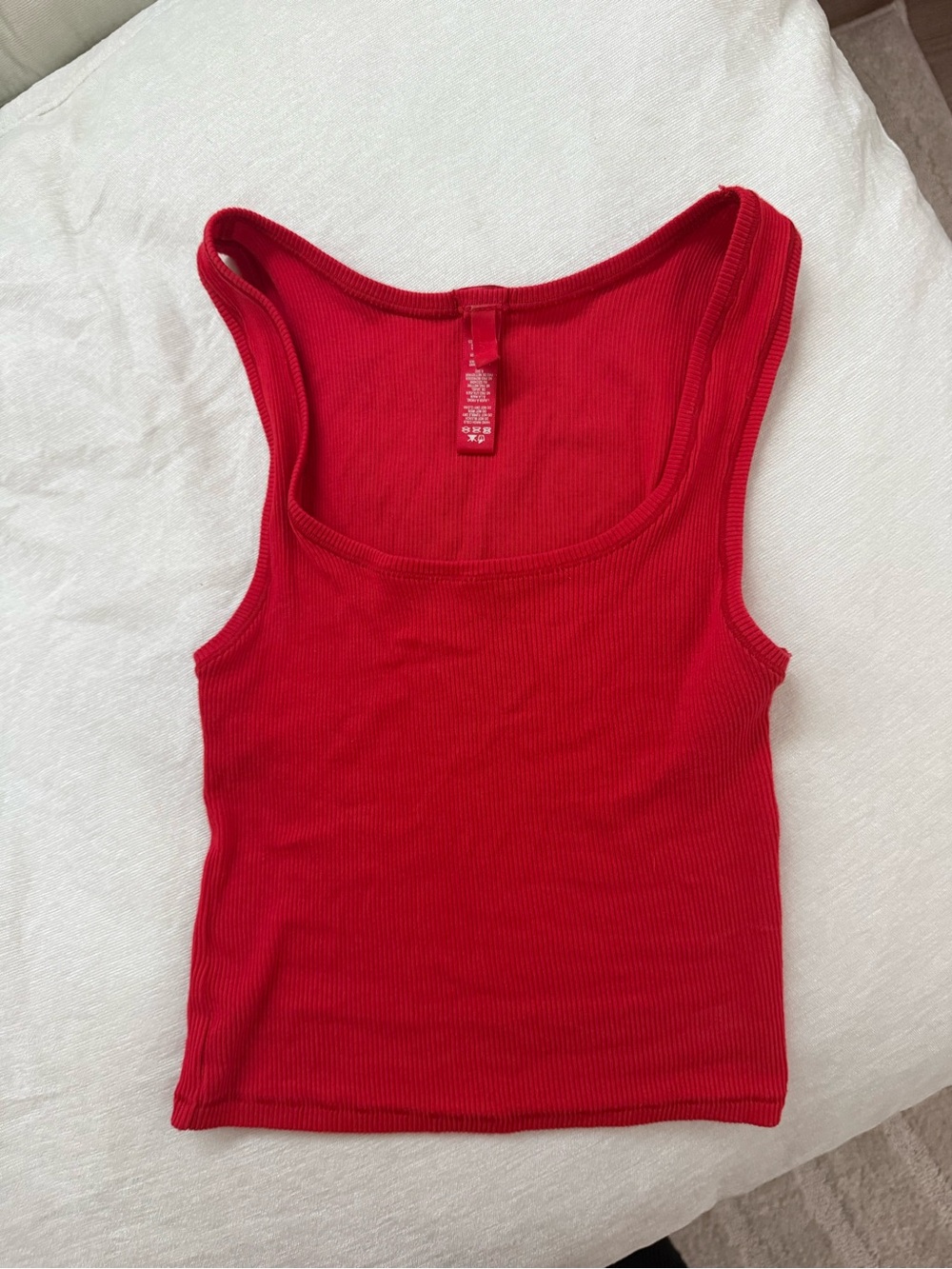 SKIMS red ribbed tank top - Picture 1 of 4